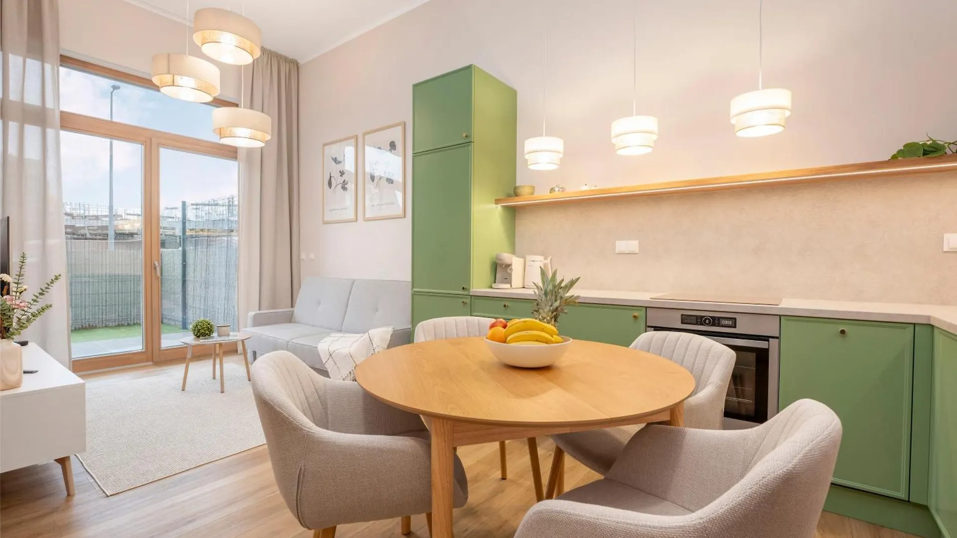Kolejowa High Apartment contacts